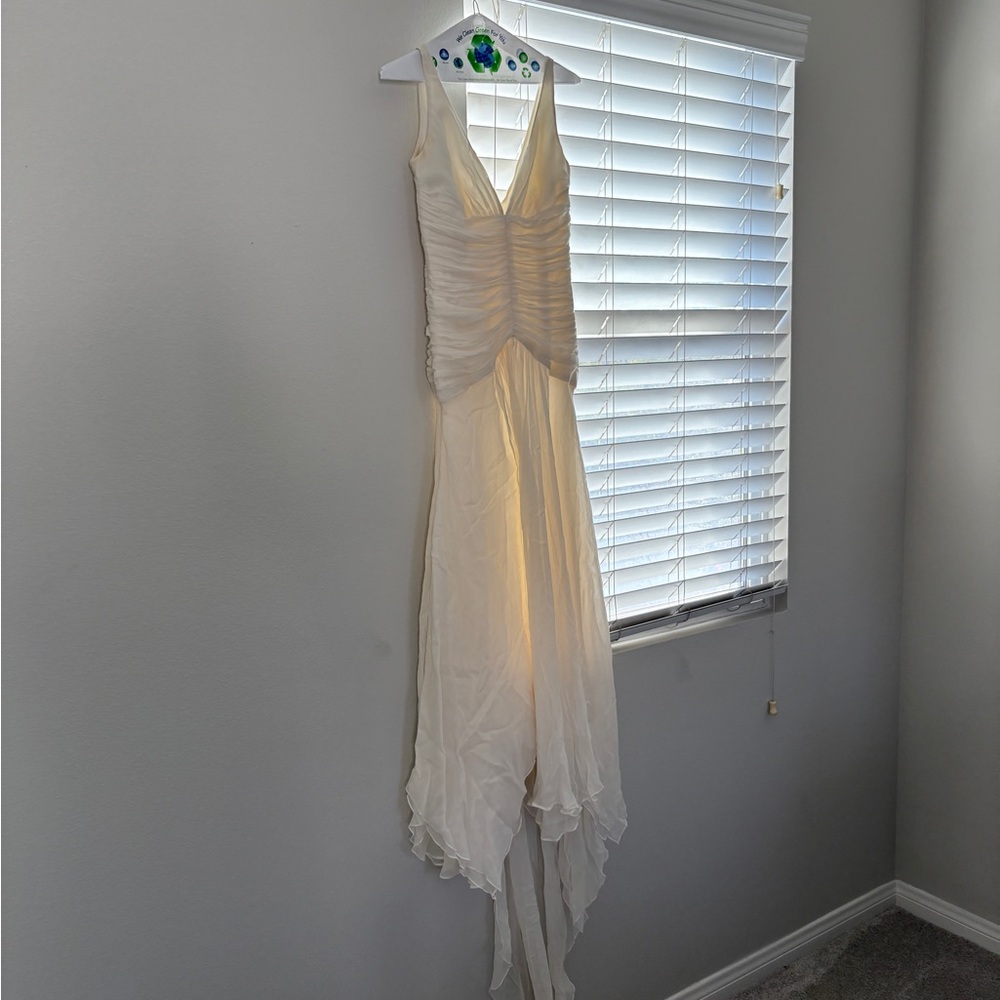 Monique Lhuillier Cream High Low Wedding Dress